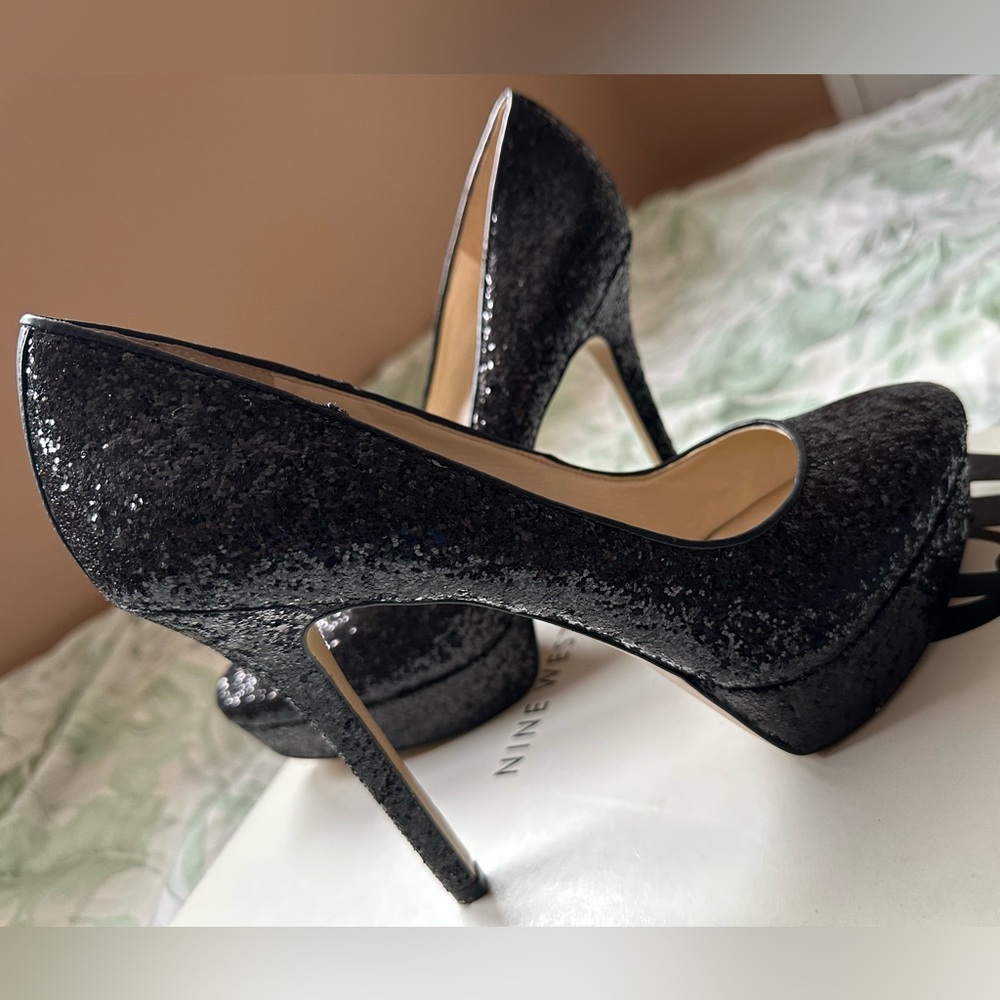 Nine West “For Tonight” Black Glitter Pumps size 9 1/2 M